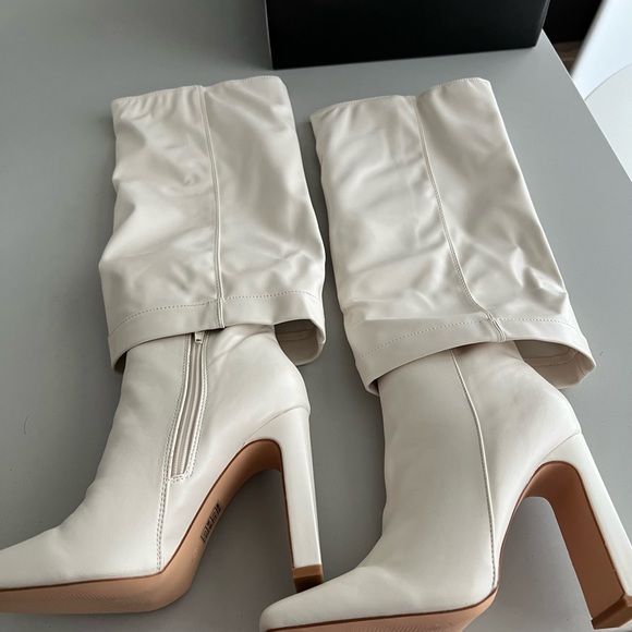 Lulu’s Boots - Picture 3 of 4